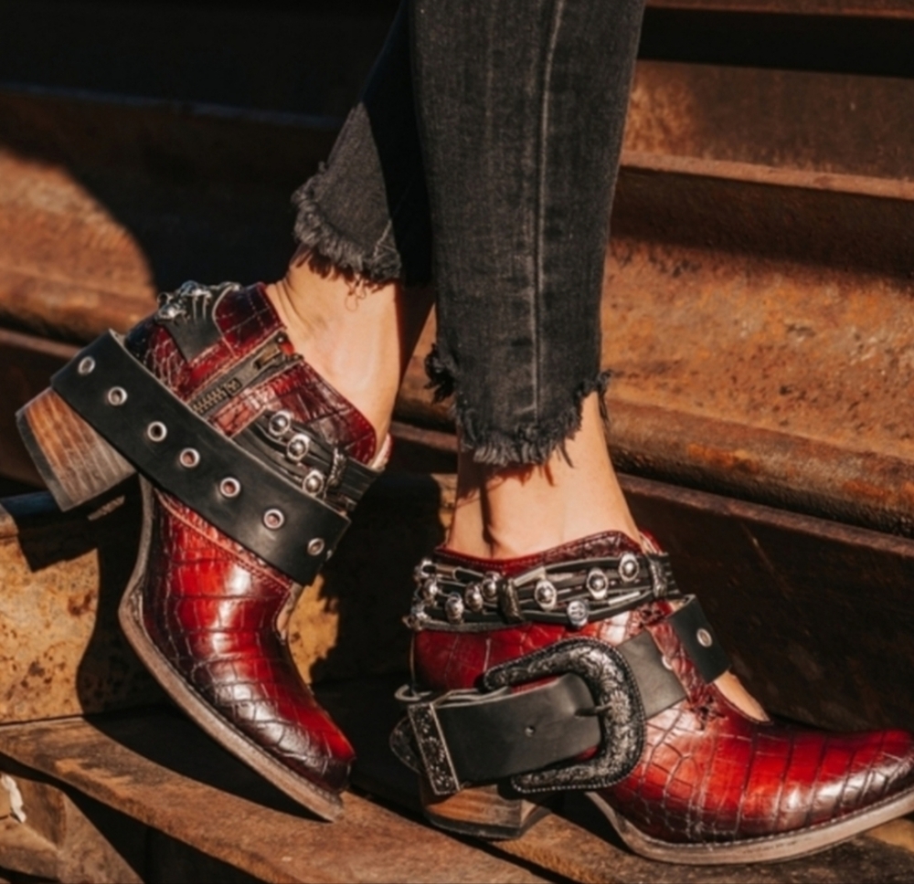 Freebird Saloon Red Croc western booties size 6